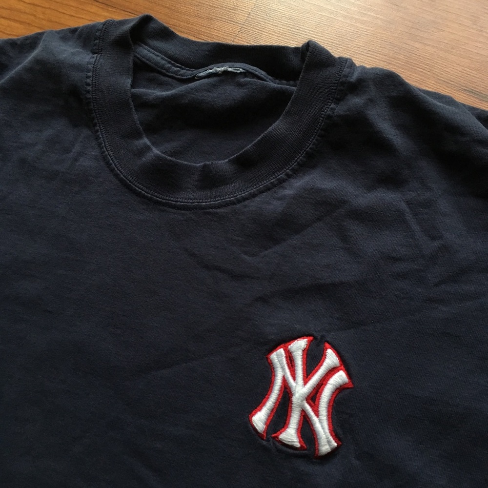 ❌Navy blue vintage New York yankee tee - Picture 2 of 3